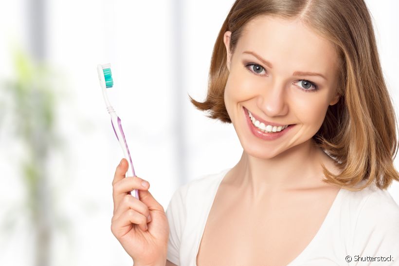 Trocar escova de dente após gripes e resfriados é necessário?