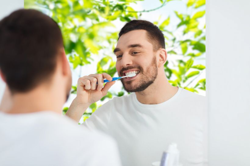 4 dicas para escolher a escova de dente certa para higiene bucal