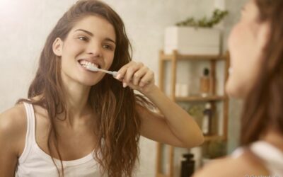 Qual é a escova de dente ideal para não irritar a gengiva?