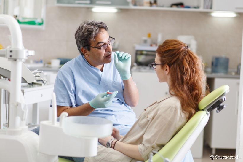 É possível ter complicações após o implante dentário?