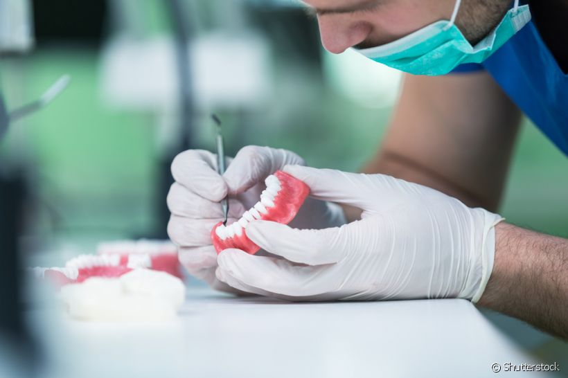 Prótese dentária: descubra como ela é confeccionada