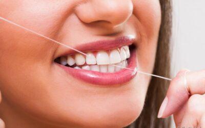 Pacientes com retração gengival não devem dispensar o fio dental