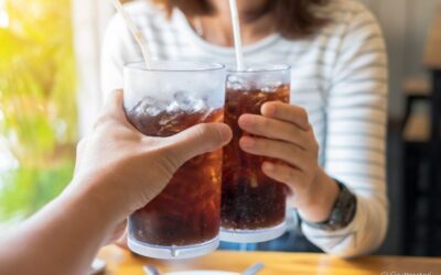 Refrigerantes podem ser os vilões para o seu clareamento dental