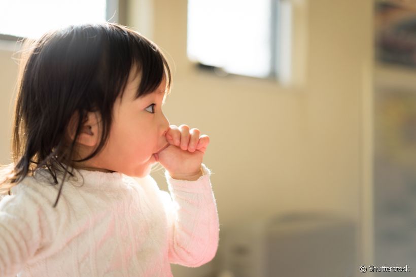 As consequências do hábito de chupar dedo na saúde bucal infantil