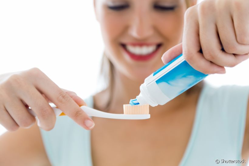 Quanto mais creme dental melhor? Saiba se é mito ou verdade!