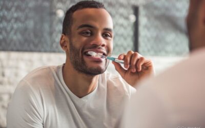 Passar mais tempo escovando os dentes evita problemas bucais?