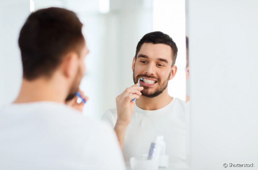 Veja como fazer a higiene bucal para evitar problemas na gengiva