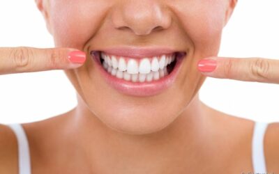 O que causa dor de dente ao usar a moldeira com gel clareador?