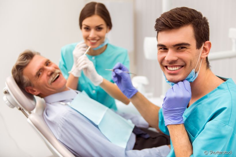 Prótese dentária: é preciso fazer ajustes?