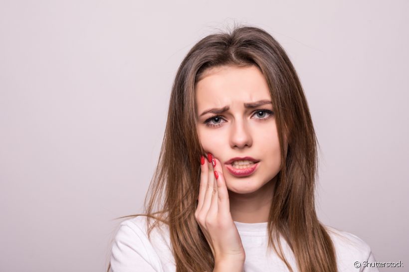 É possível reimplantar um dente perdido? Quais os cuidados ?