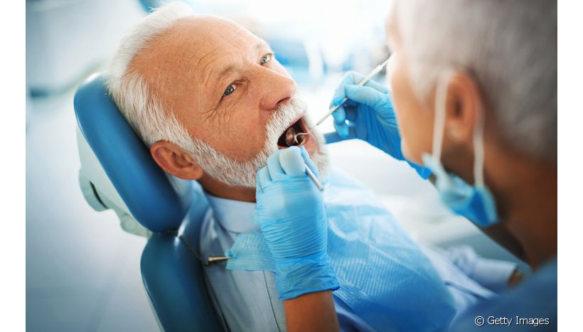 O que pode impossibilitar a instalação de implantes dentários?