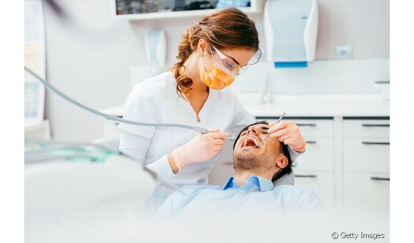 Qual é o especialista em extração de dente? Entenda!