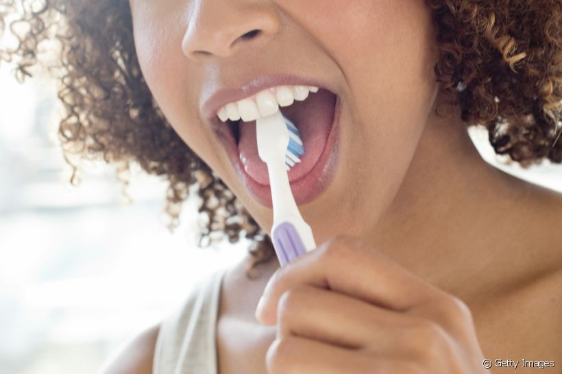 5 motivos para escovar a língua