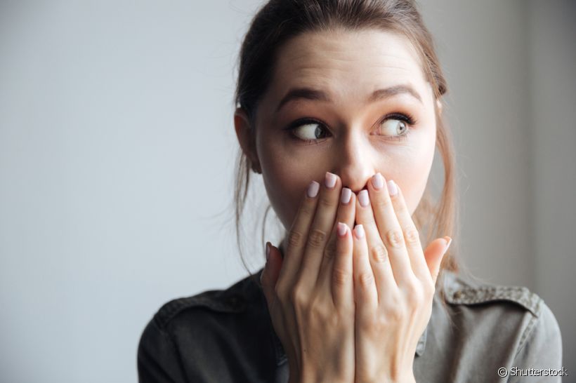 4 situações embaraçosas que você já passou por não escovar os dentes