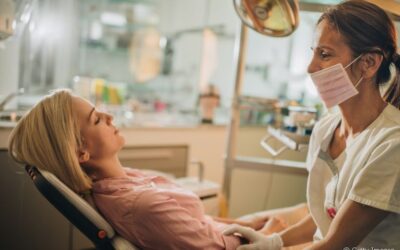 Cárie na raiz do dente tem tratamento? Quais os riscos?