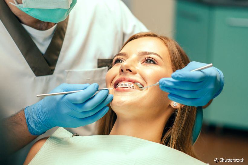 Posso fazer manutenção do aparelho ortodôntico em outro dentista? Especialista conta o que muda