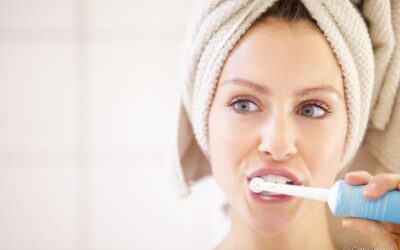 Escova de dentes elétrica machuca a gengiva?