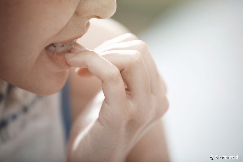 Roer unhas pode desgastar os dentes e o esmalte dental?