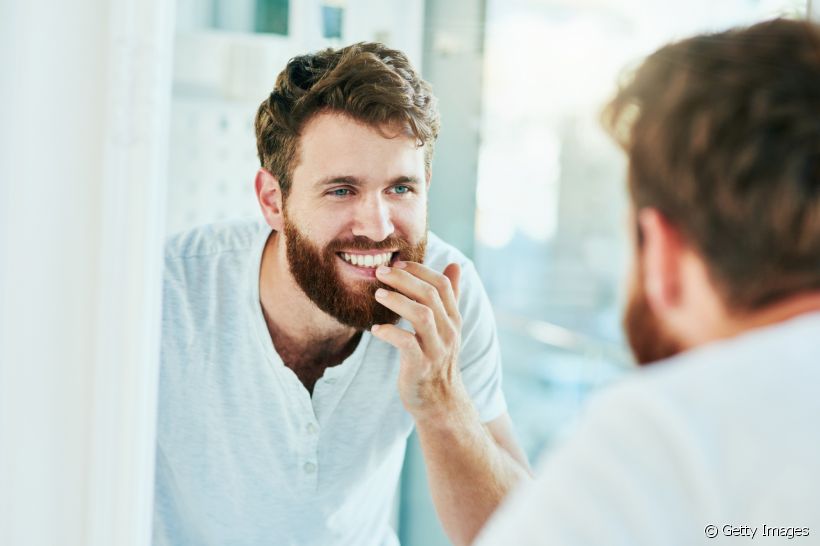 Manchas nos dentes: o que podem ser? Como clarear os dentes?