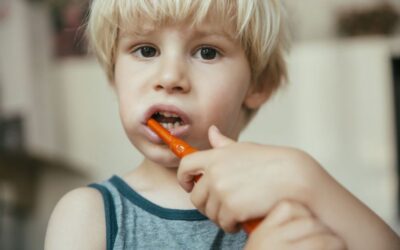 Veja como escolher a melhor escova de dentes para seu filho