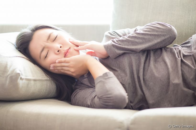 Sinusite pode causar dor de dente e o sintoma agrava no inverno – saiba como amenizar o incômodo!