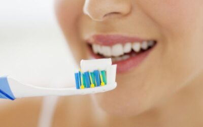 Dor de dente: conheça o passo a passo de como melhorar esse incômodo em casa antes de ir ao dentista