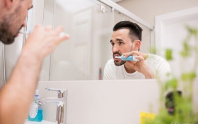 Gengiva inchada e sangrando após o uso da escova de dentes elétrica: preciso interromper o uso?