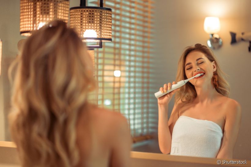 Os benefícios da escova de dentes elétrica no tratamento ortodôntico