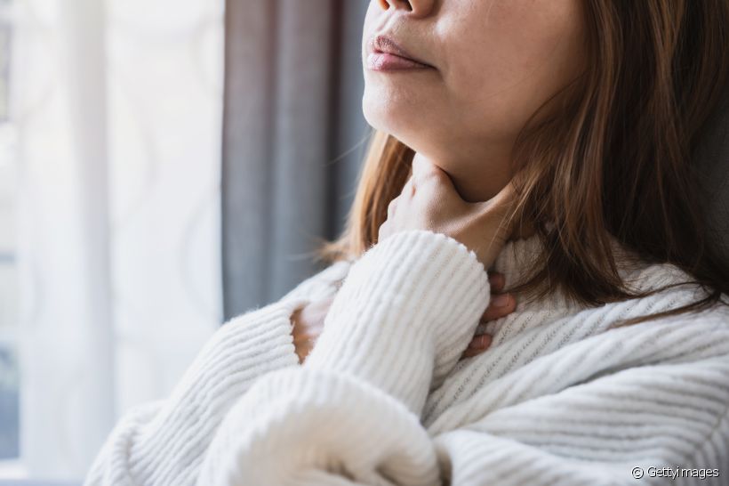 Mau hálito e dor de garganta podem ser sinais de amigdalite?