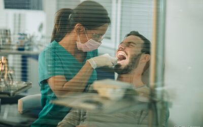 Como é feita a extração do dente siso incluso?