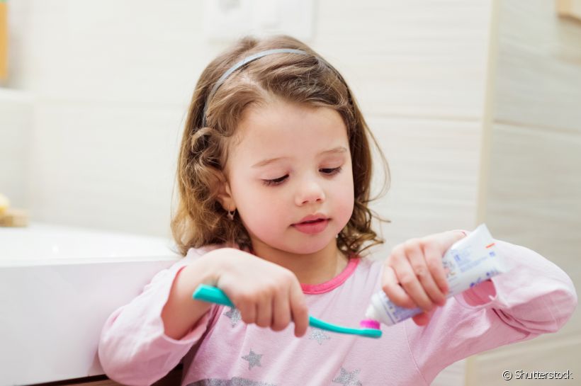 Pasta de dente: qual a quantidade ideal para utilizar durante a higiene bucal infantil?