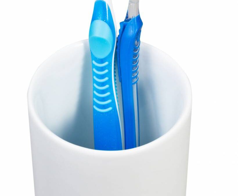Preciso usar escova interdental e escova ortodôntica?