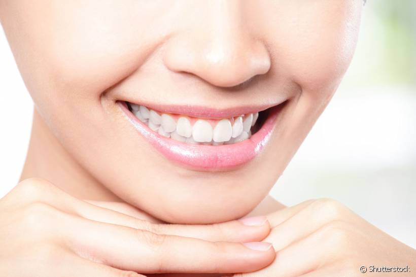 Dentes brancos: como manter o efeito do clareamento dental por mais tempo?