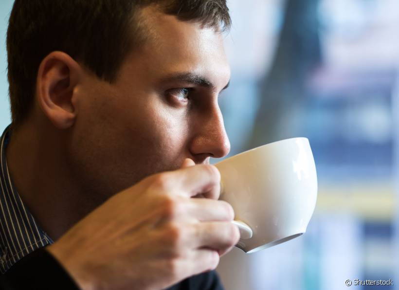 Café: confira 3 dicas para se proteger das manchas nos dentes