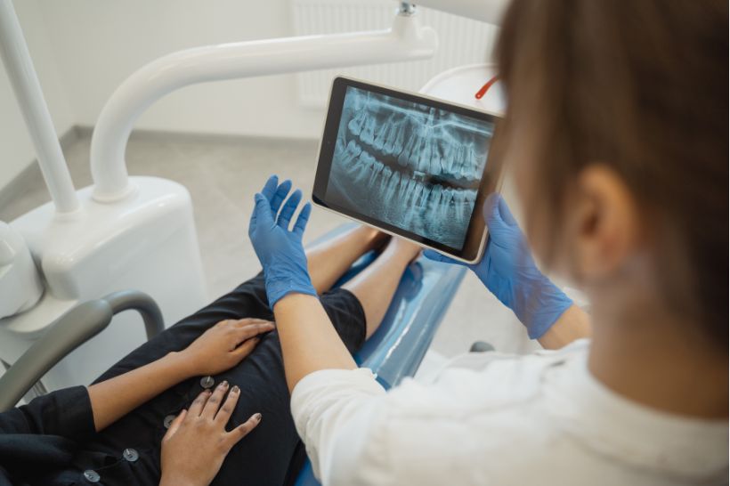 Radiografia é a única maneira de diagnosticar a necessidade de um tratamento de canal?