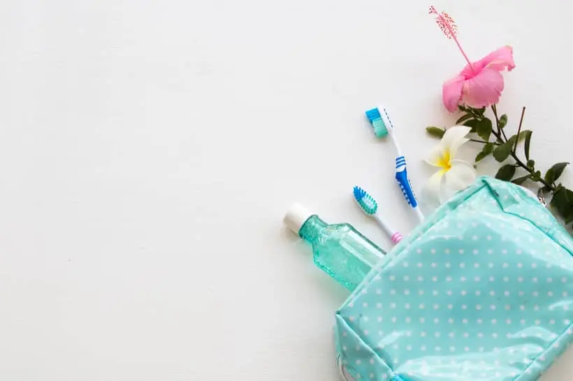 Kit de higiene bucal para viagem: confira checklist completo