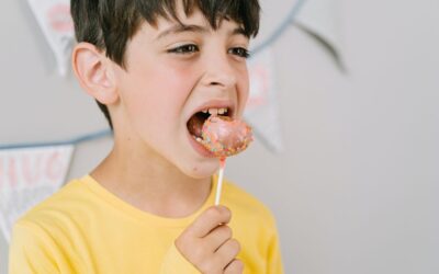 Hábitos inofensivos que prejudicam a sua saúde bucal